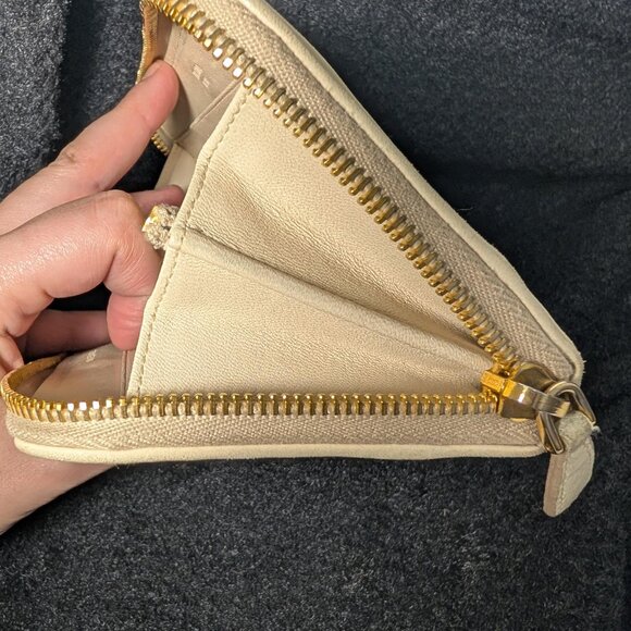 Authentic Prada Tufted Leather Zip Wallet with Original Authenticity Card - Picture 9 of 9